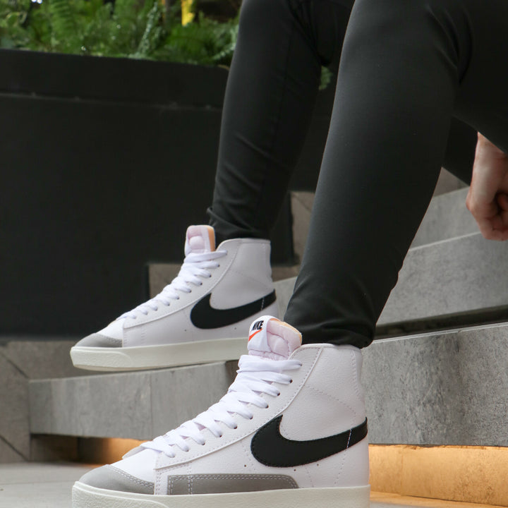 NIKE BLAZER MID "77 VINTAGE - UNISEX