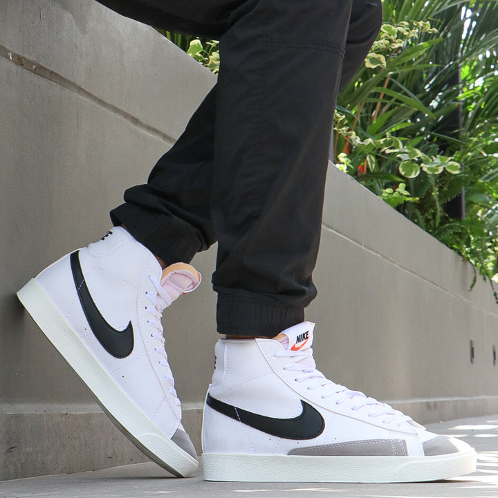 NIKE BLAZER MID "77 VINTAGE - UNISEX